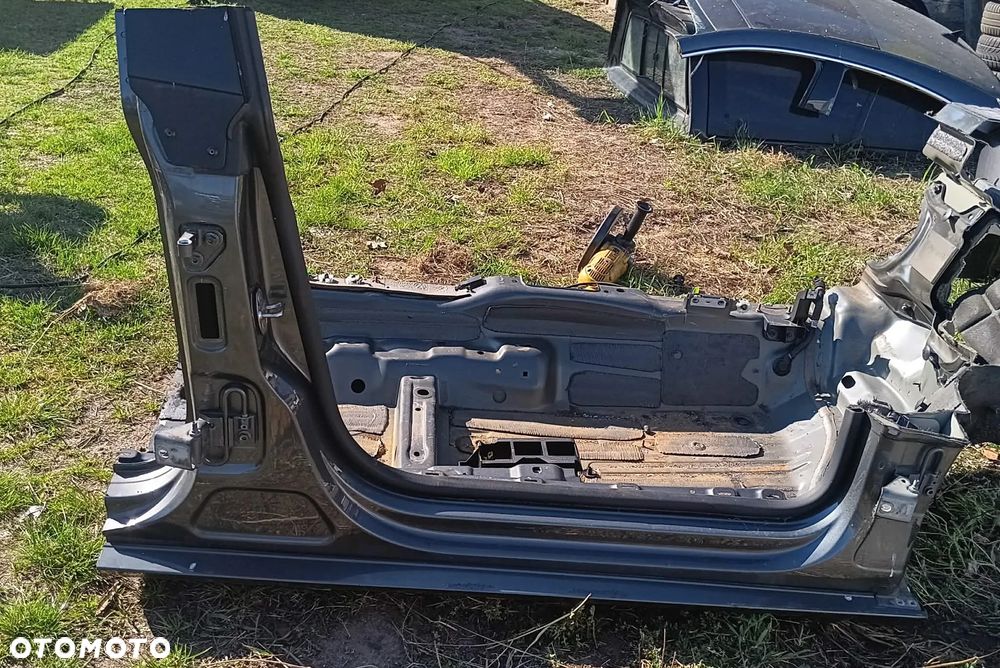 VW PASSAT CC PRÓG PRAWY SŁUPEK - 1
