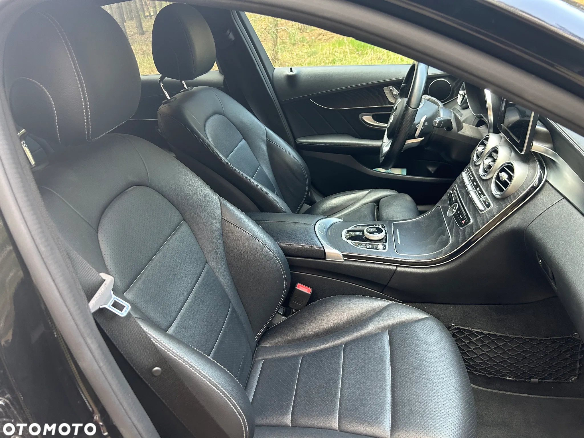 Mercedes-Benz Klasa C 300 9G-TRONIC AMG Line - 17