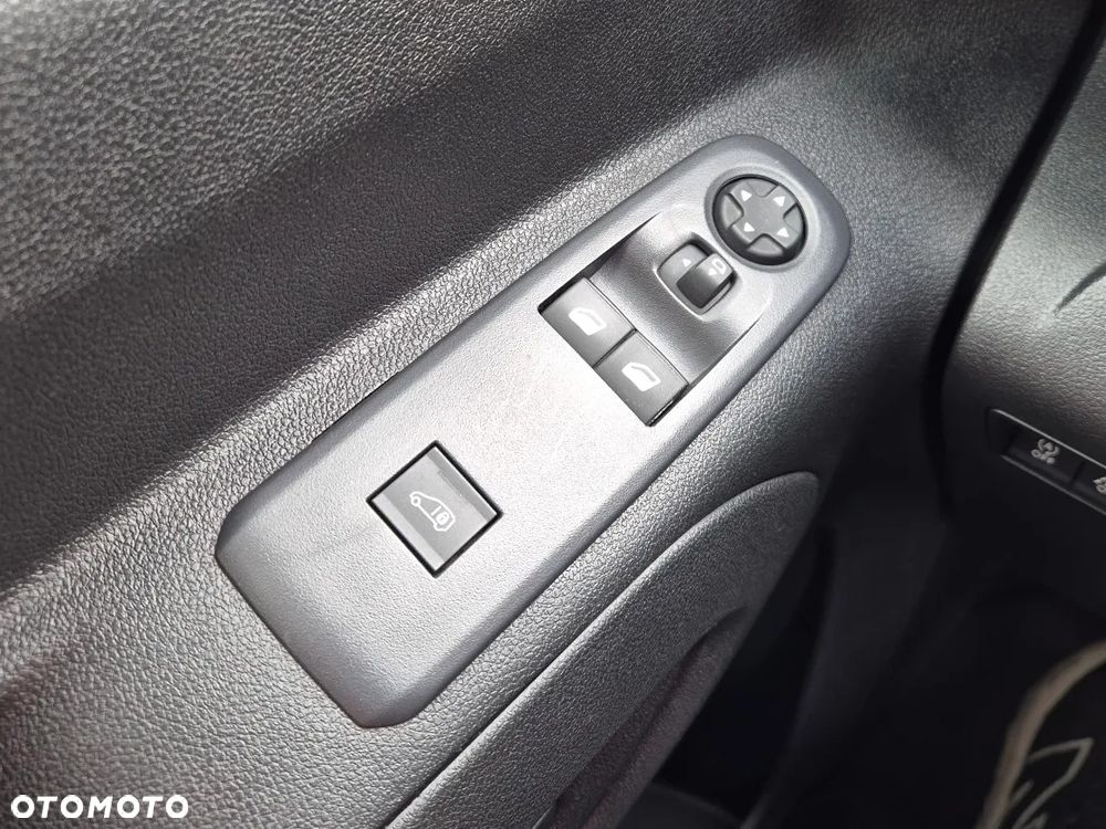 Peugeot Partner }{ Automat }{ 130KM }{ FV VAT }{ 2x drzwi przesuwne } - 14