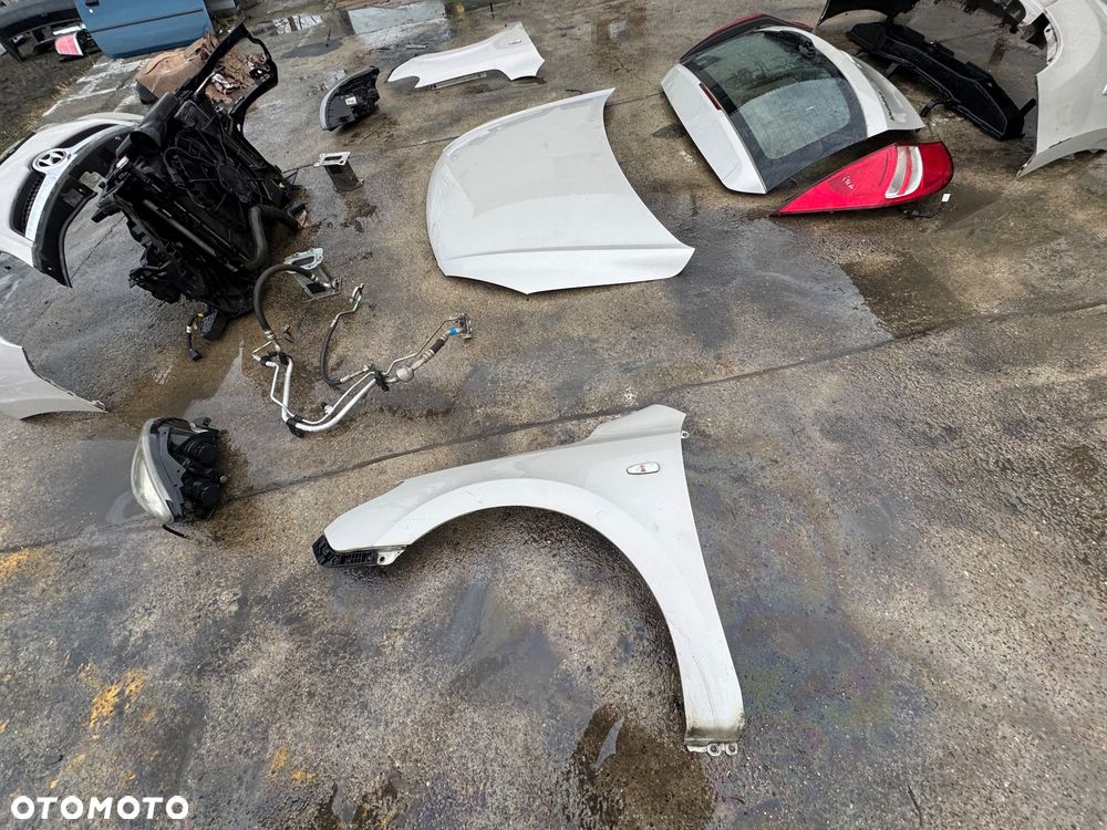 Hyundai i30 kod lakieru QU hatchback błotnik prawy lewy przedni przód drzwi prawe lewe przednie tylne srebrne szare lampa prawa lewa przednia przód soczewka maska pas przedni wąż klimy klapa tył tylnia klapa bagażnika lampy tylnie belka tył zderzak tył tylni - 8