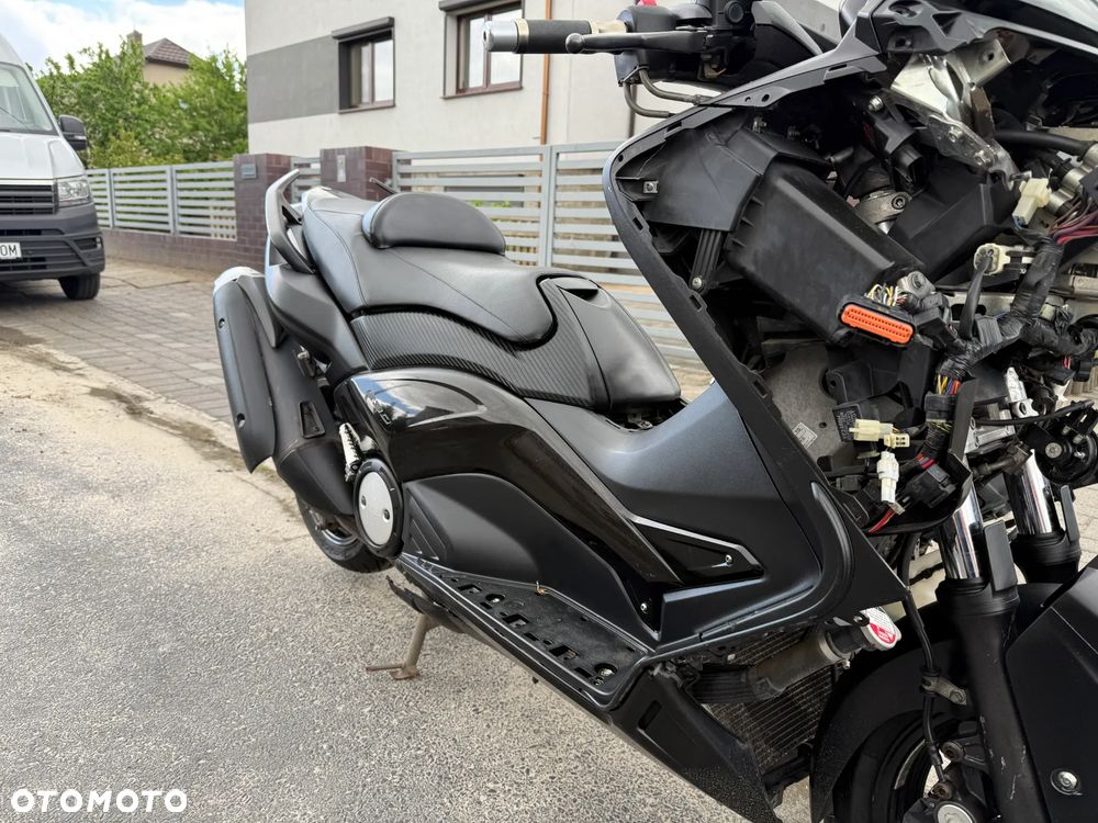 Yamaha Tmax - 16