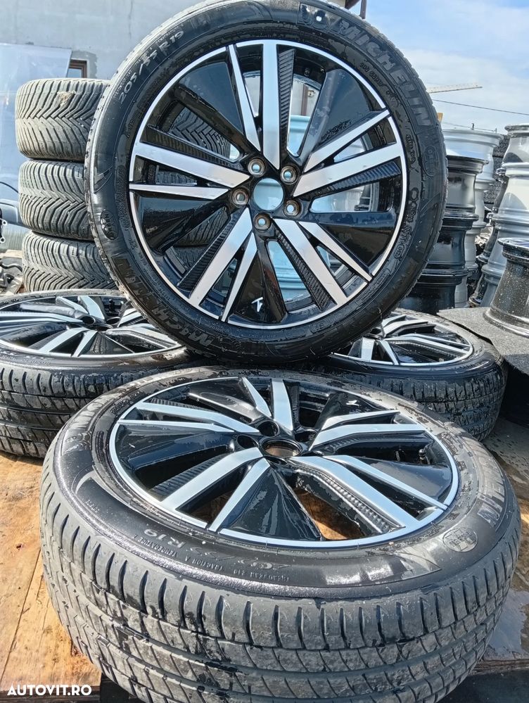 Jante Peugeot 3008 205/55 R19 - 1