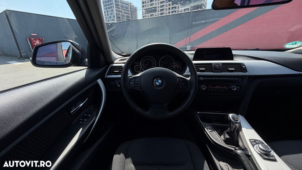 BMW Seria 3 320d - 10