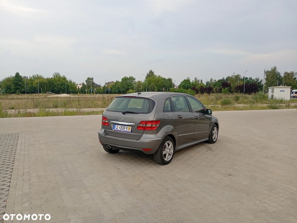 Mercedes-Benz Klasa B 200 CDI Autotronic Grand Edition - 9