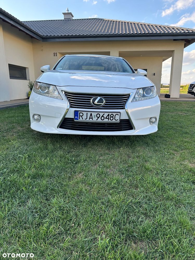 Lexus ES - 7