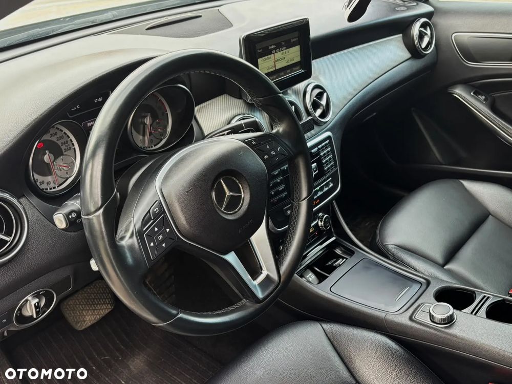 Mercedes-Benz GLA 250 4-Matic - 6