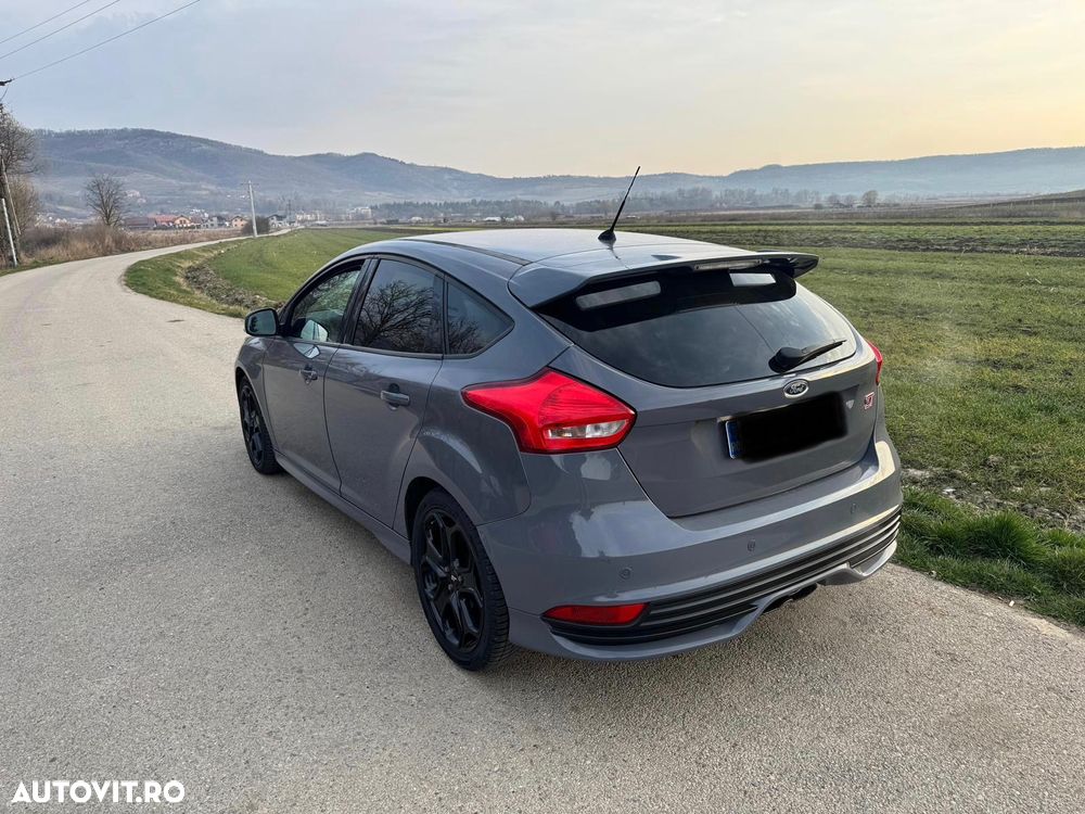 Ford Focus 2.0 EcoBoost ST - 6