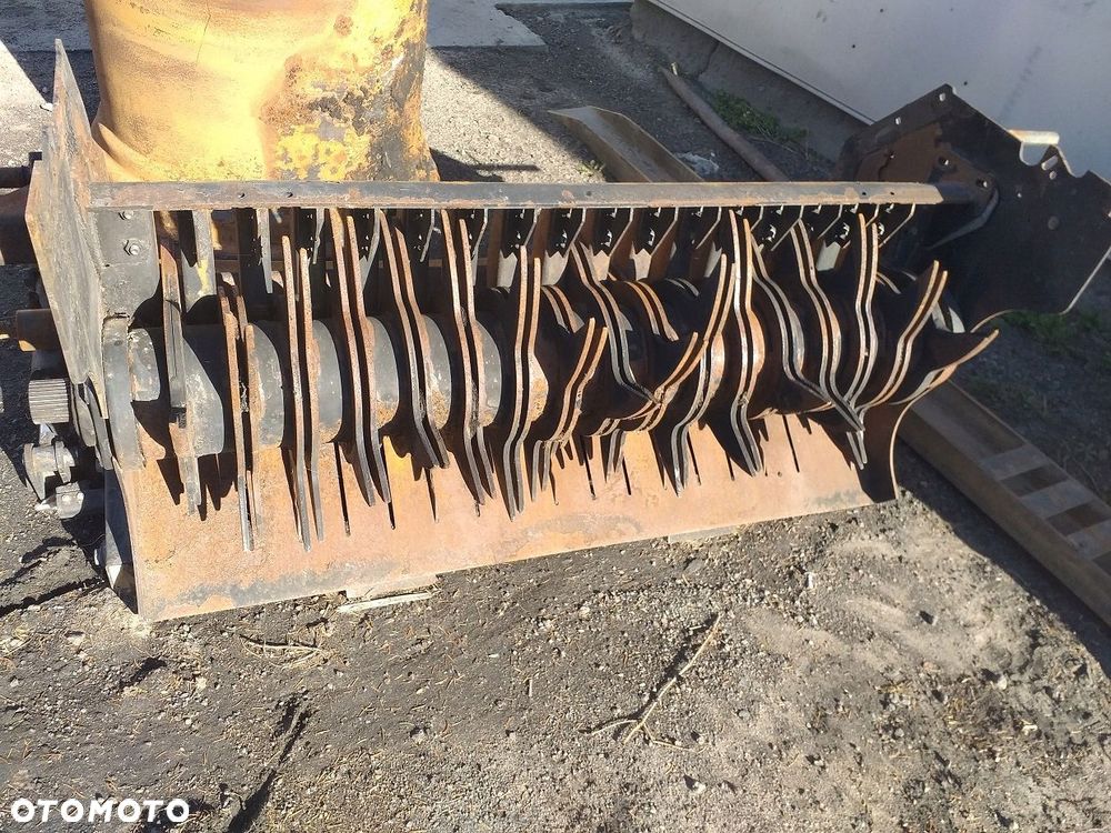 PODŁOGA ROTOR NOŻE PRASA NEW HOLLAND BR7070 180R - 3