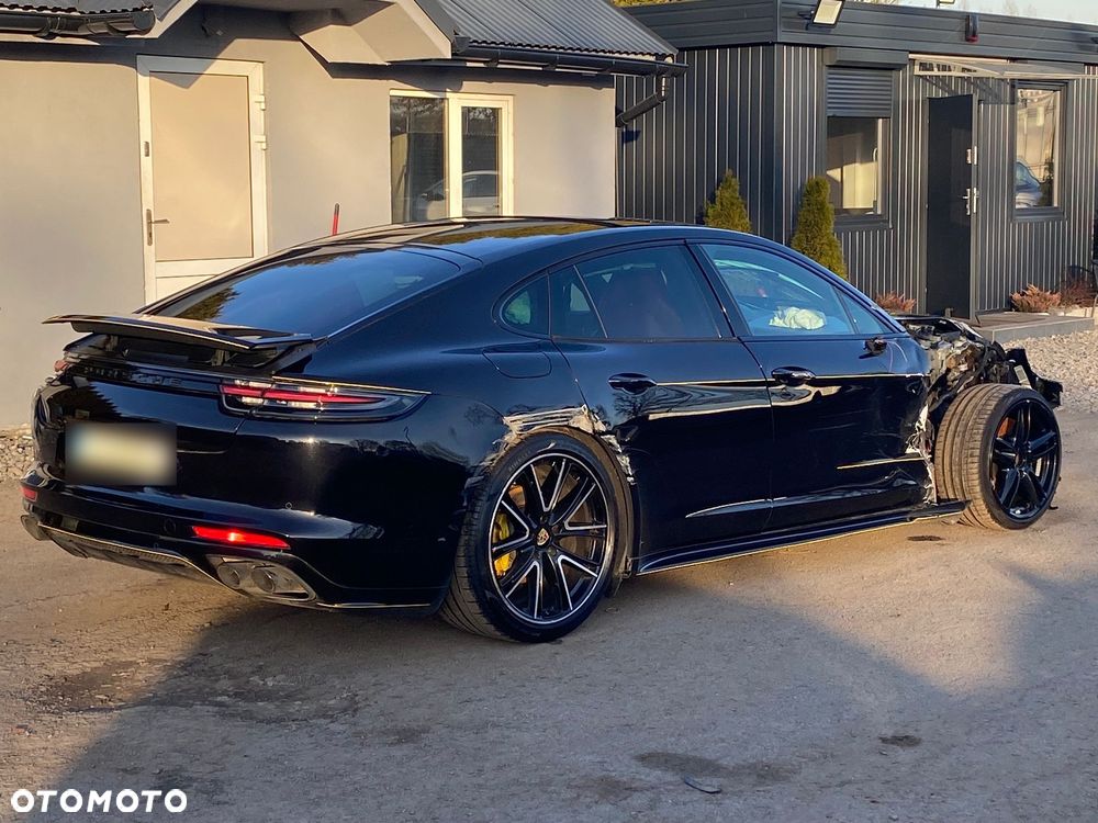 Porsche Panamera - 12