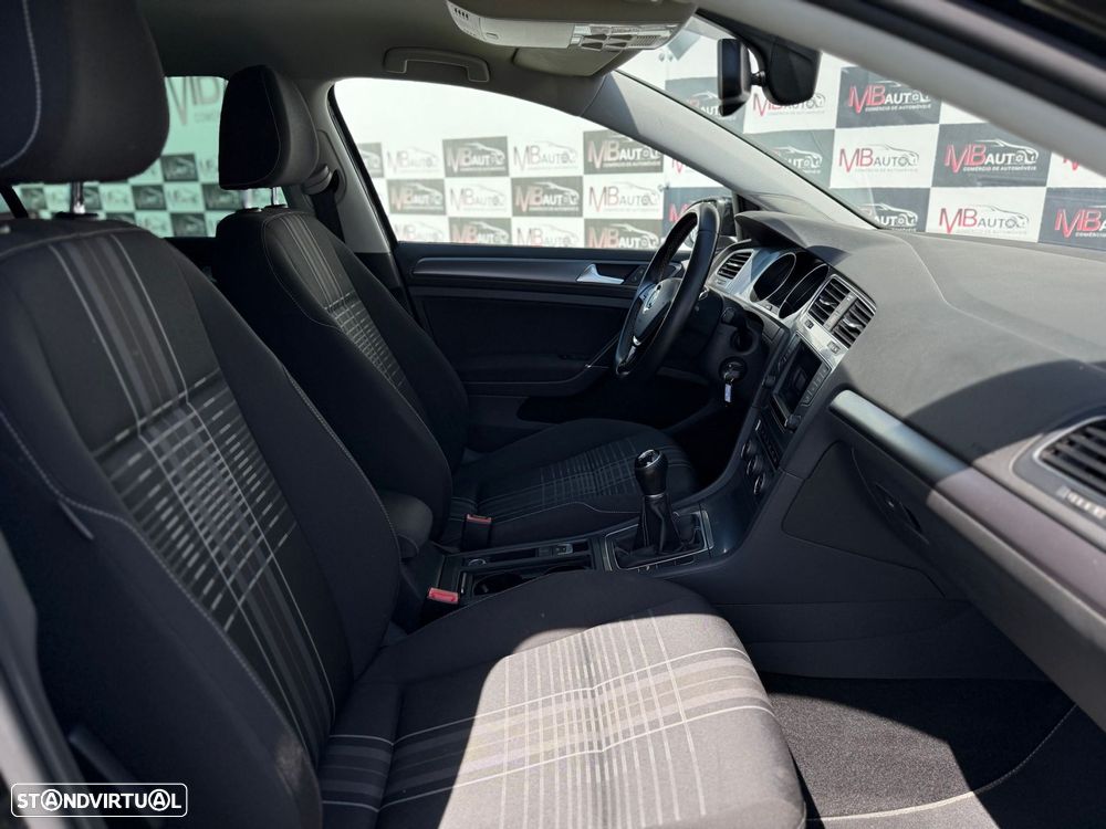 VW Golf 2.0 TDI Highline - 41