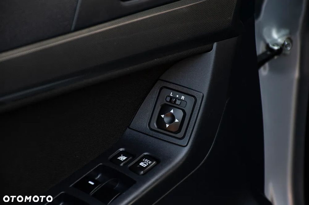 Mitsubishi Lancer 1.8 Intense - 32