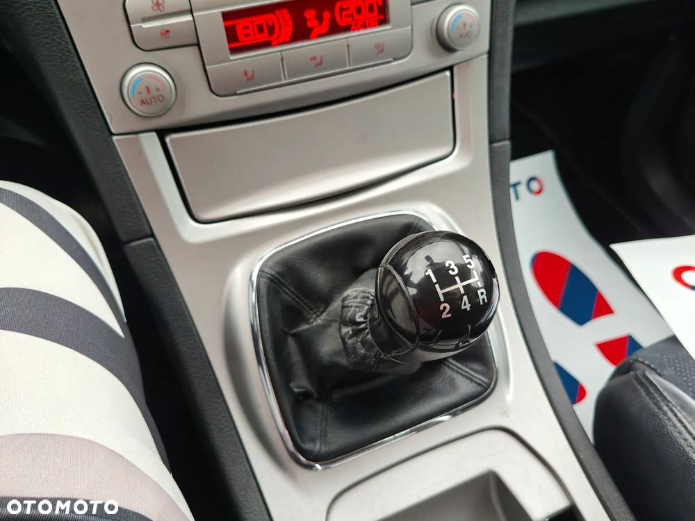 Ford S-Max 2.0 Ambiente - 26
