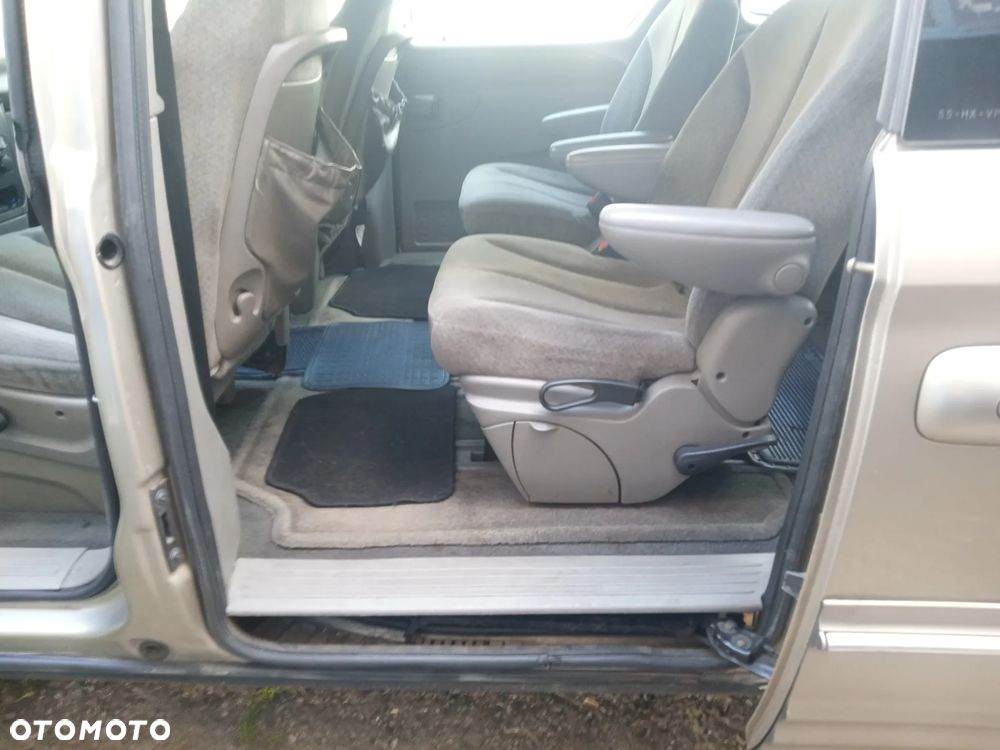 Chrysler Grand Voyager 3.3L LX - 14