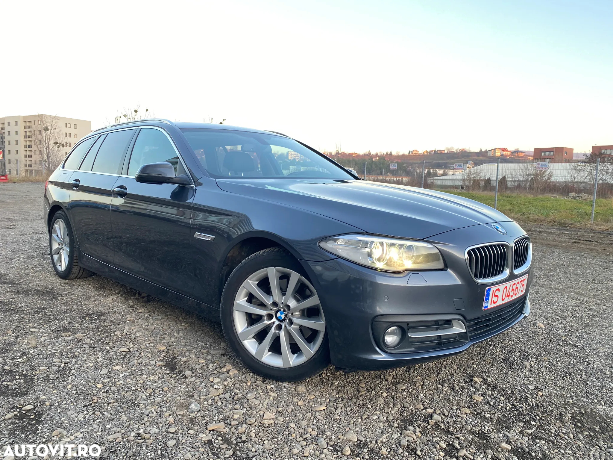 BMW Seria 5 518d Aut. Luxury Line - 7
