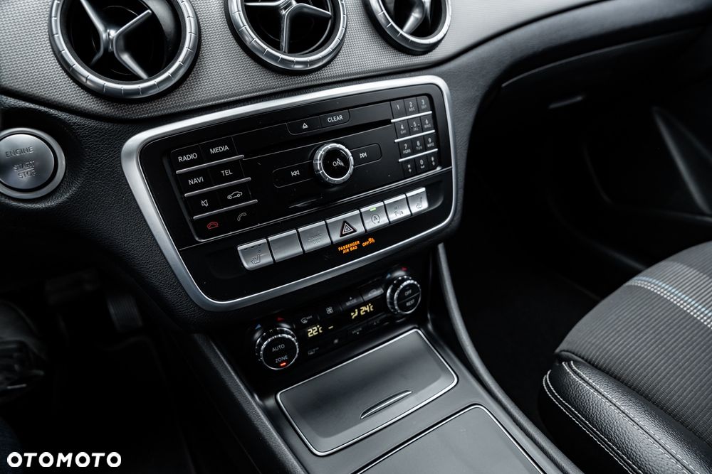 Mercedes-Benz CLA 250 4Matic 7G-DCT Sport - 36