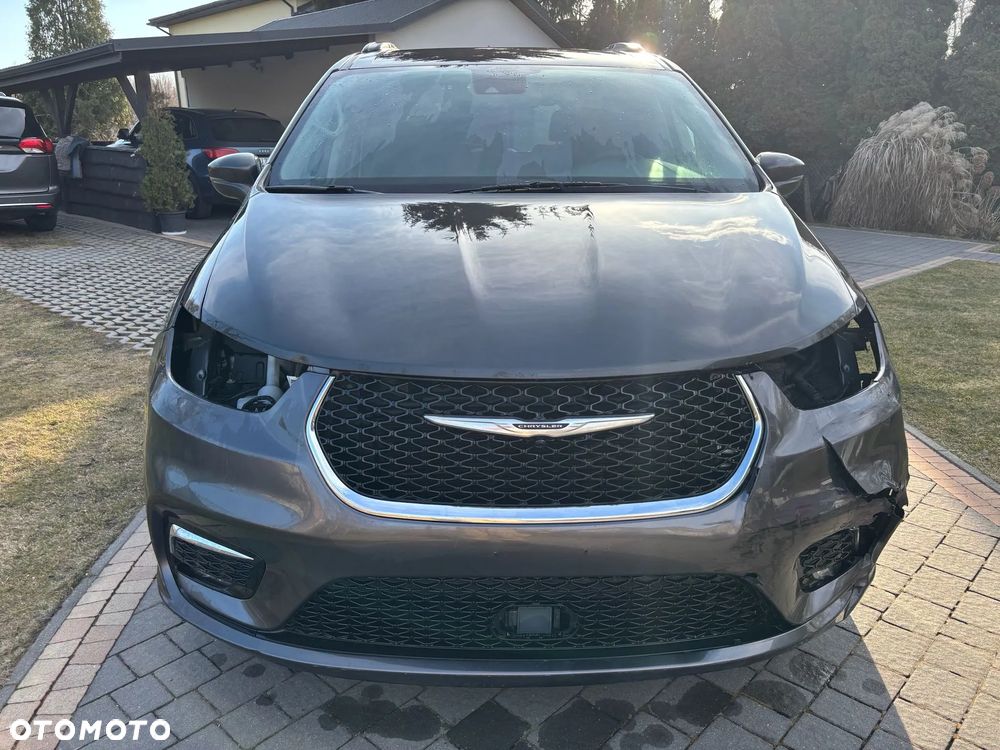Chrysler Pacifica - 5
