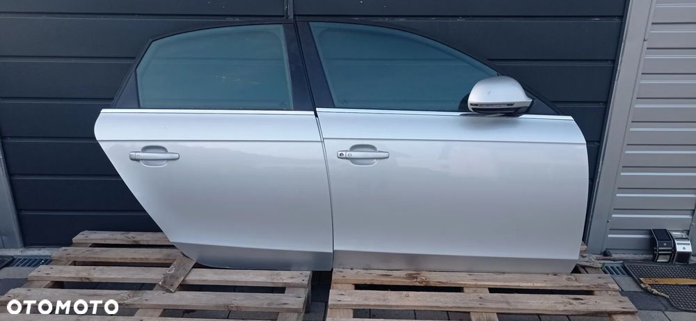 AUDI A4 B8 Sedan drzwi lewe  tylne LX7W - 4