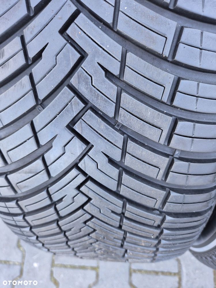 Opony Pirelli 255 55 R18 - 3