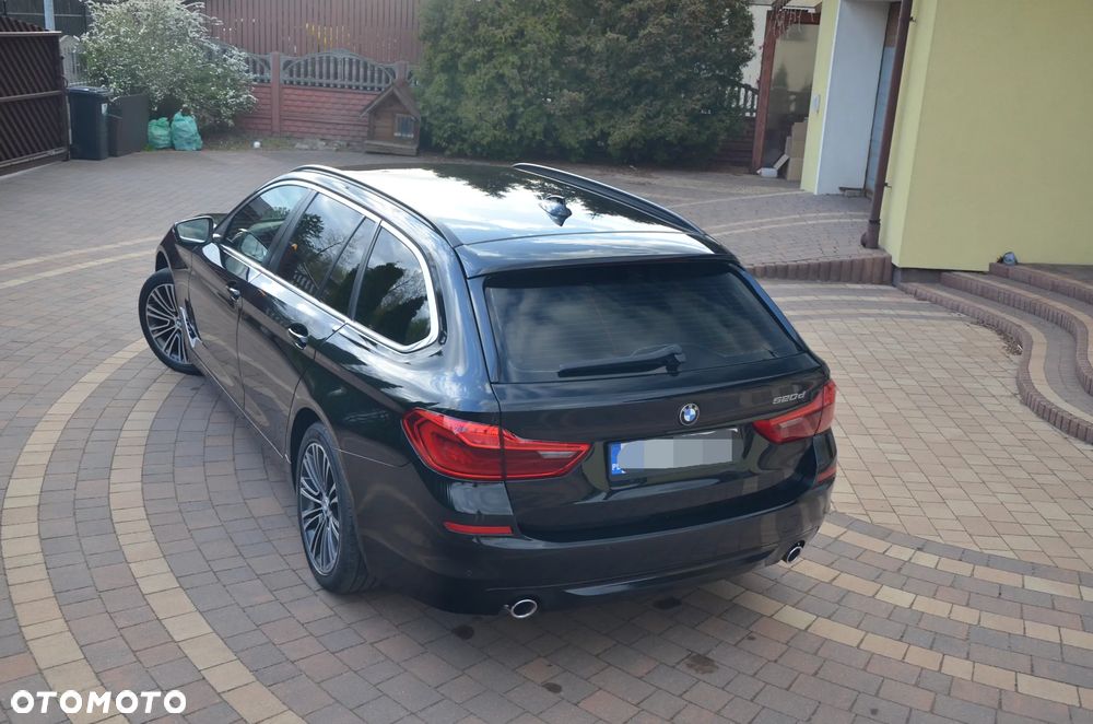 BMW Seria 5 520d M Sport - 17