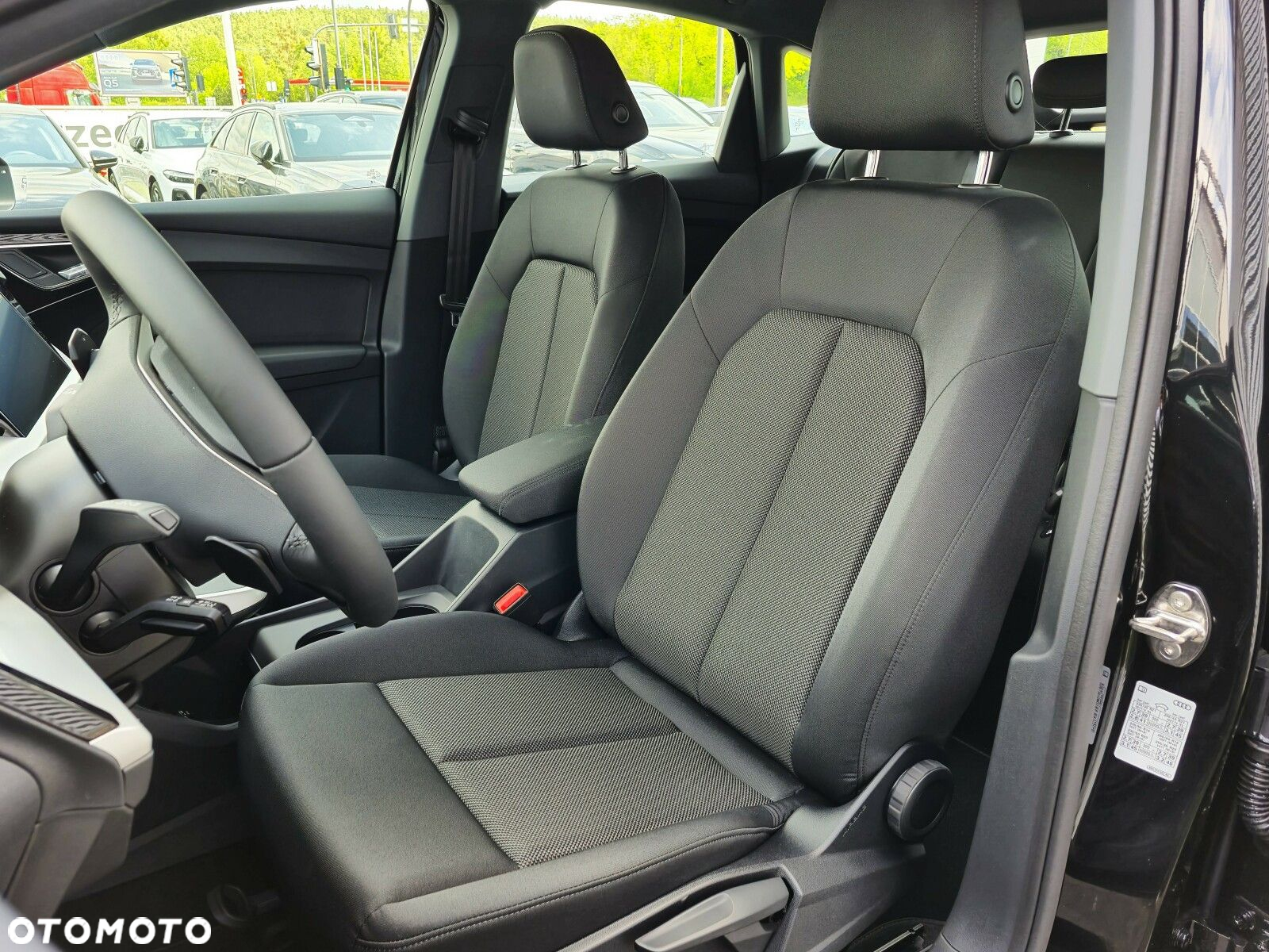 Audi Q4 e-tron - 11