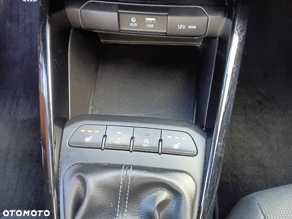 Kia Rio - 22