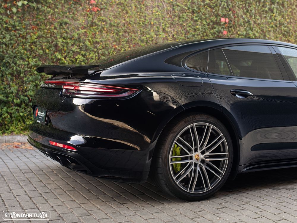 Porsche Panamera 4 E-Hybrid - 12
