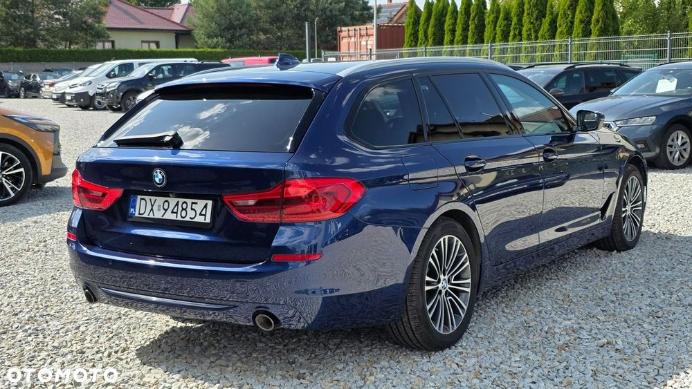 BMW Seria 5 518d Sport Line - 9