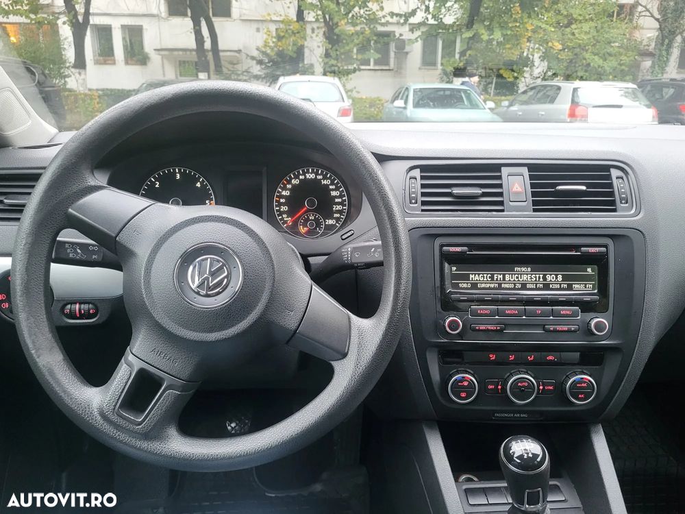 Volkswagen Jetta 1.6 TDI CR DPF Comfortline - 9
