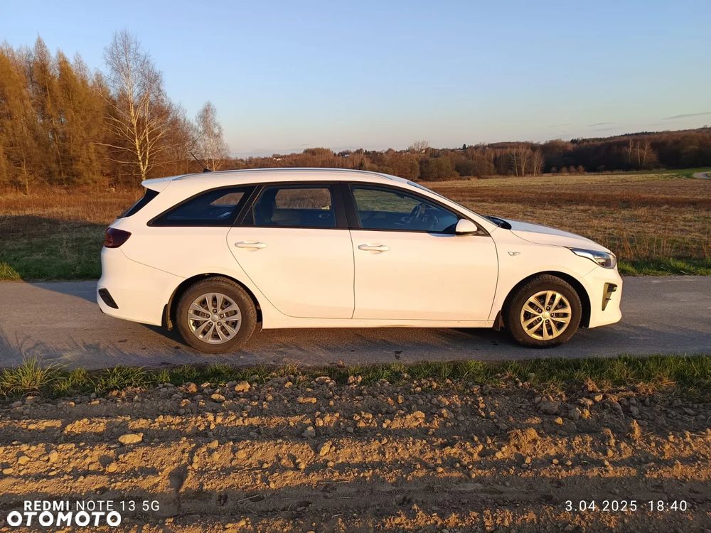 Kia Ceed - 11