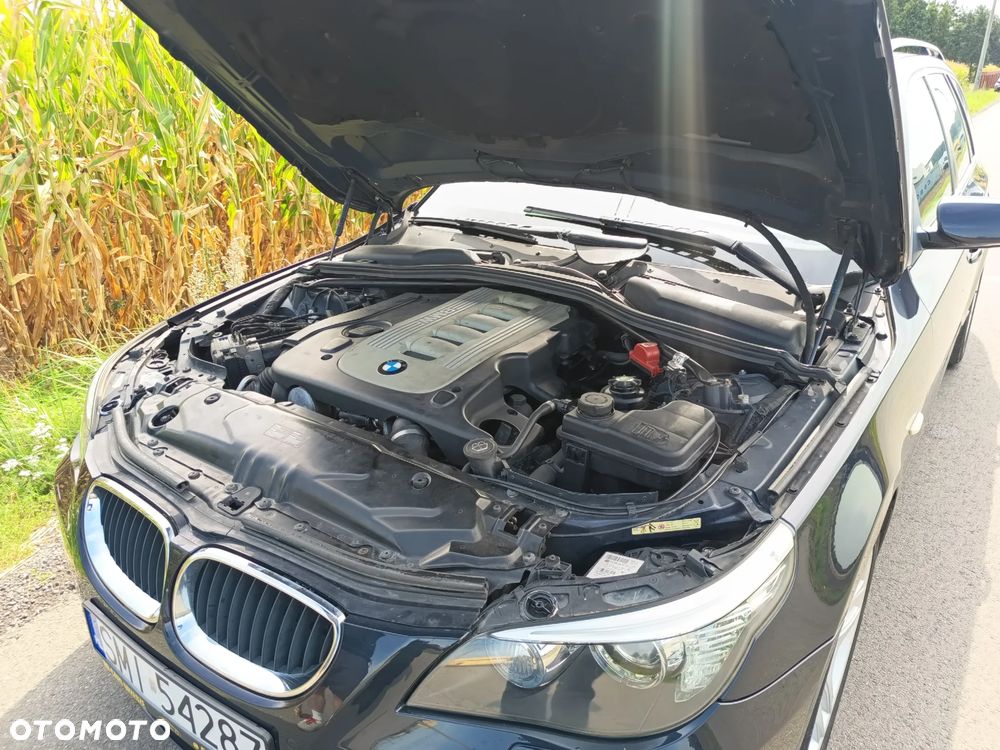 BMW Seria 5 525d - 38