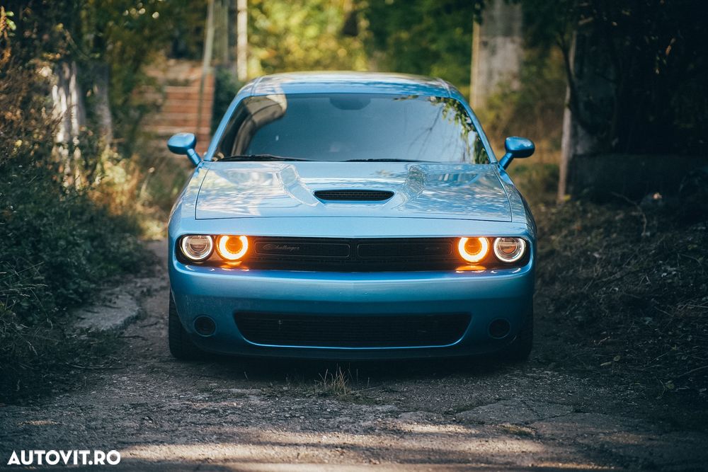 Dodge Challenger 2023 photo 2