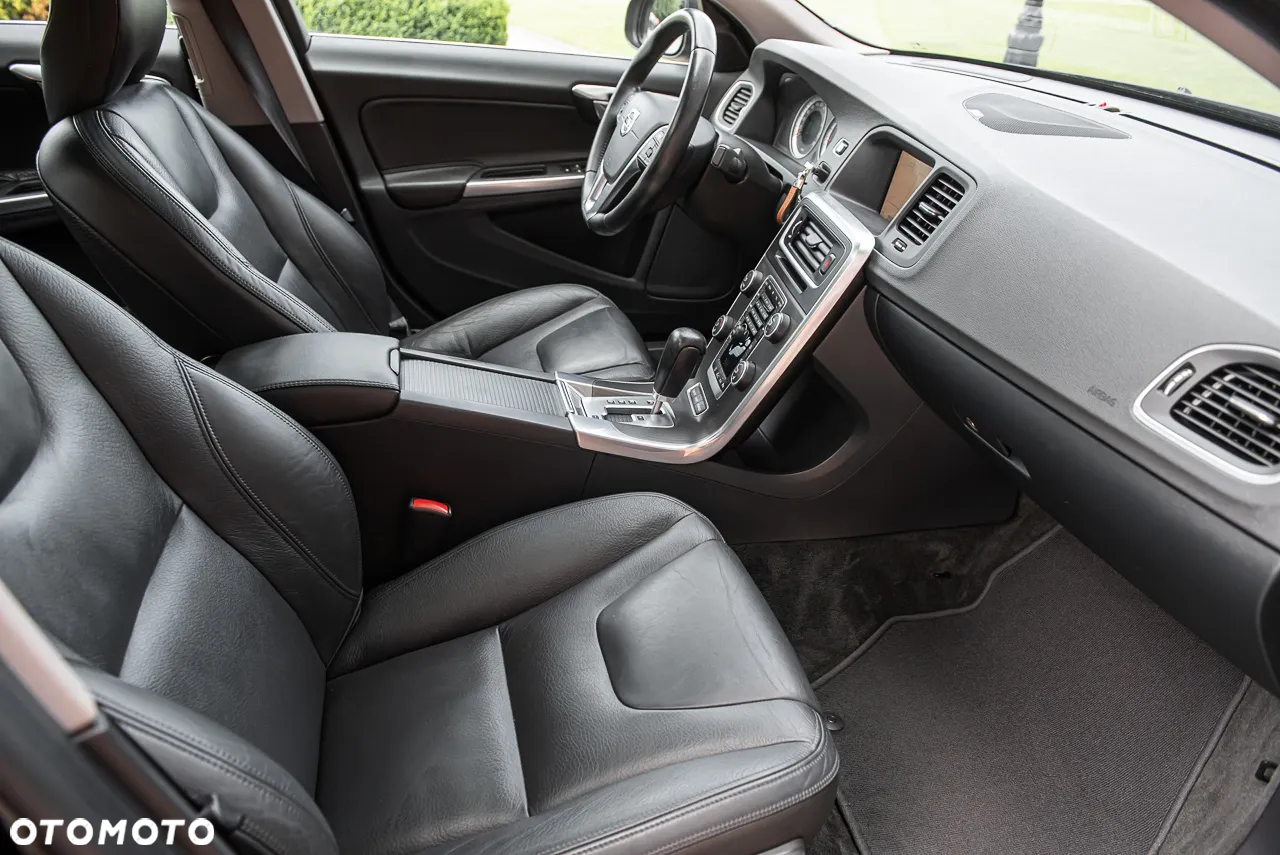 Volvo S60 T6 AWD Geartronic Summum - 34
