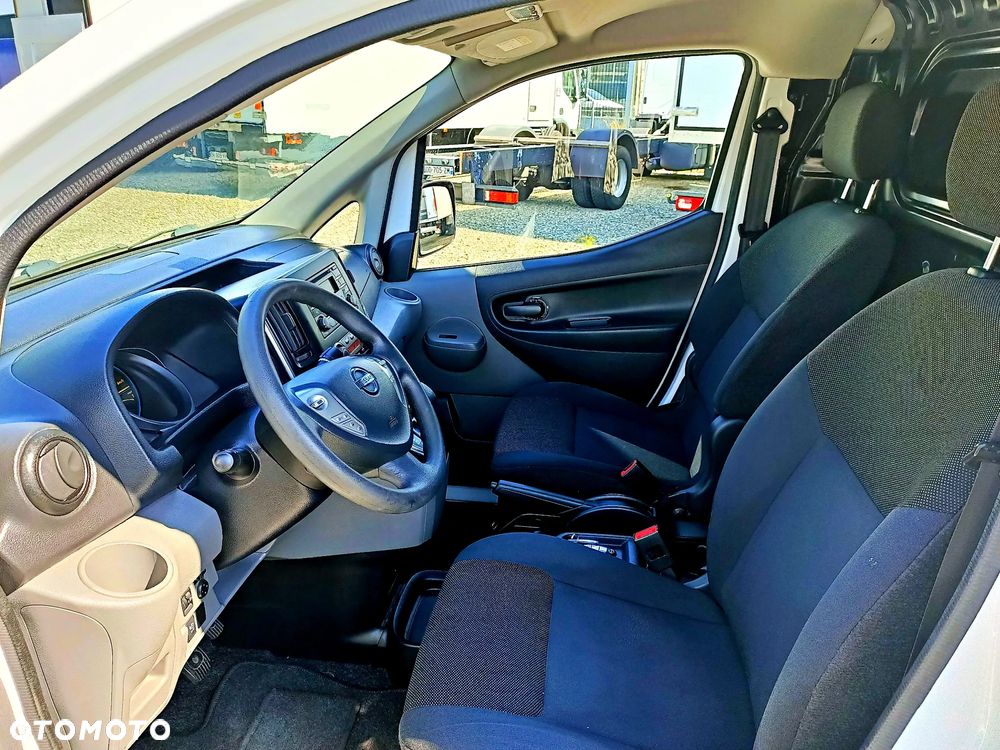 Nissan ENV 200 Maxi - 15