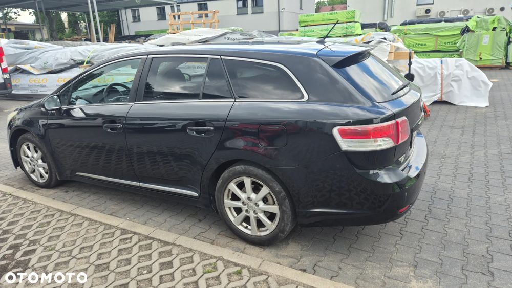 Toyota Avensis - 4