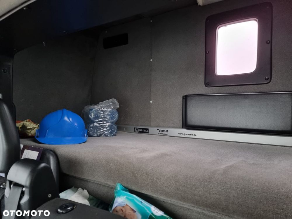 Iveco Daily 50C15 DMC 3,5t na kat. B, 1. właściciel, laweta, kabina sypialna, salon PL, webasto, najazd 6,2m, bliźniaki - 12
