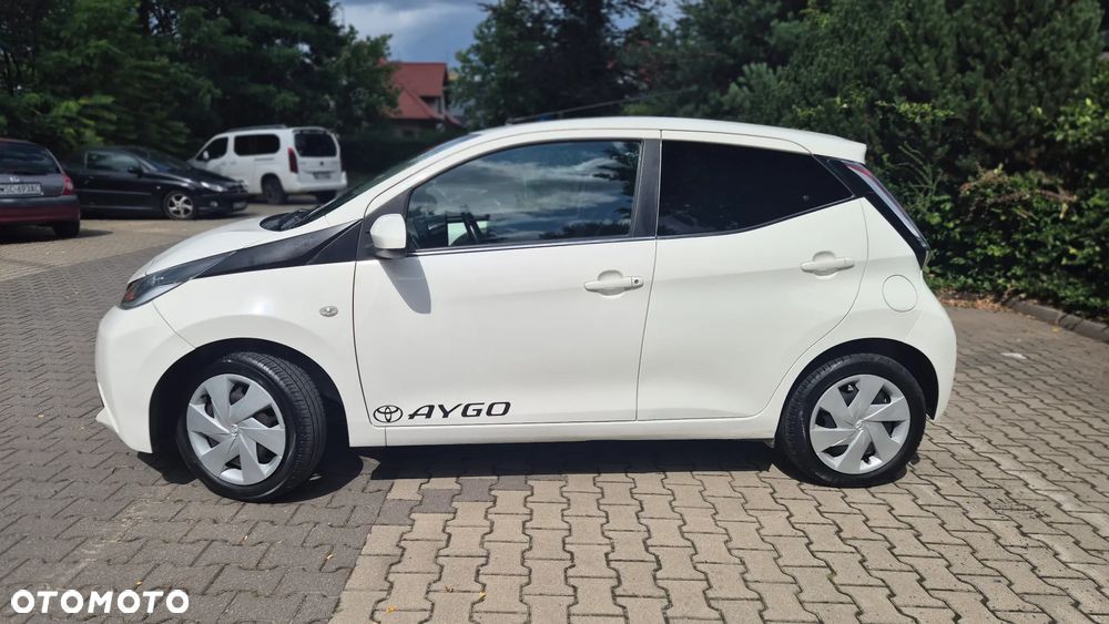 Toyota Aygo x-clusiv - 2
