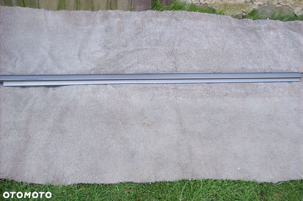 LISTWA PROGOWA HYUNDAI H-1/STAREX