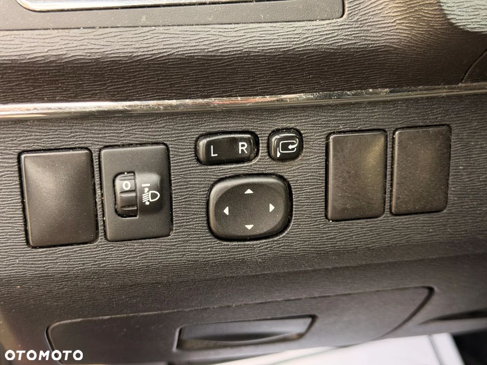 Toyota Avensis 1.8 Multidrive S Executive - 10