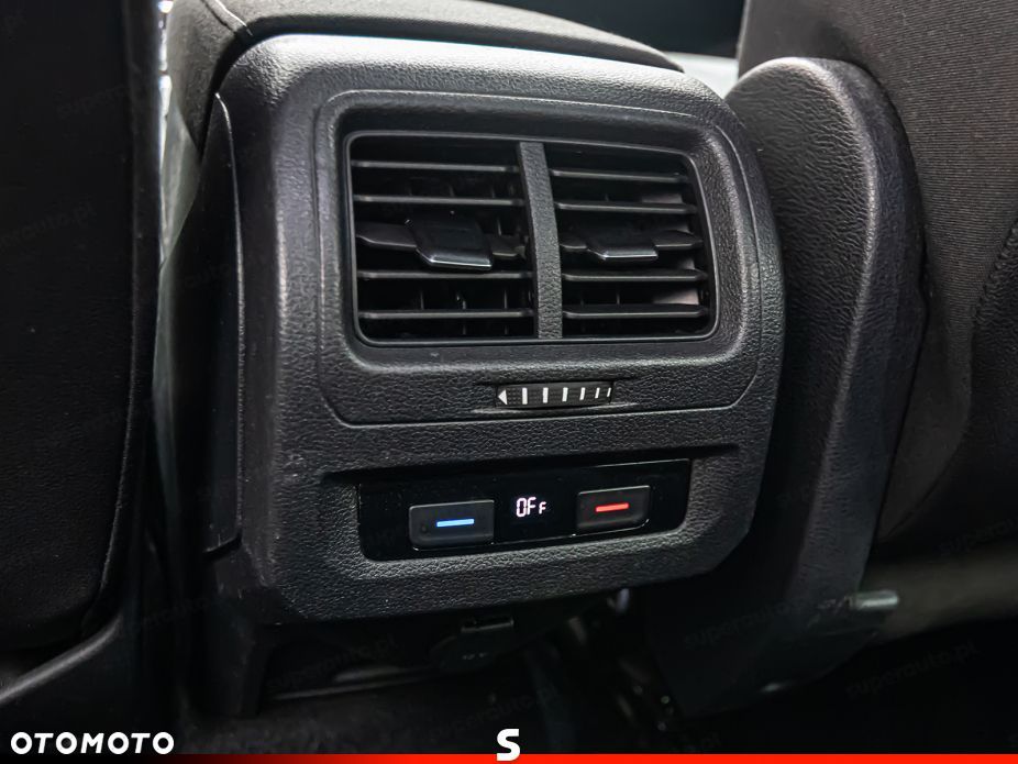 Volkswagen Touran - 24