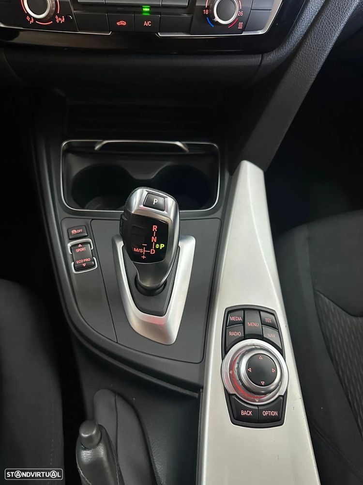BMW 320 d Touring Aut. Efficient Dynamics Edition - 13