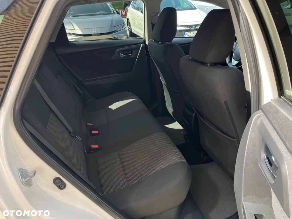 Toyota Auris - 15