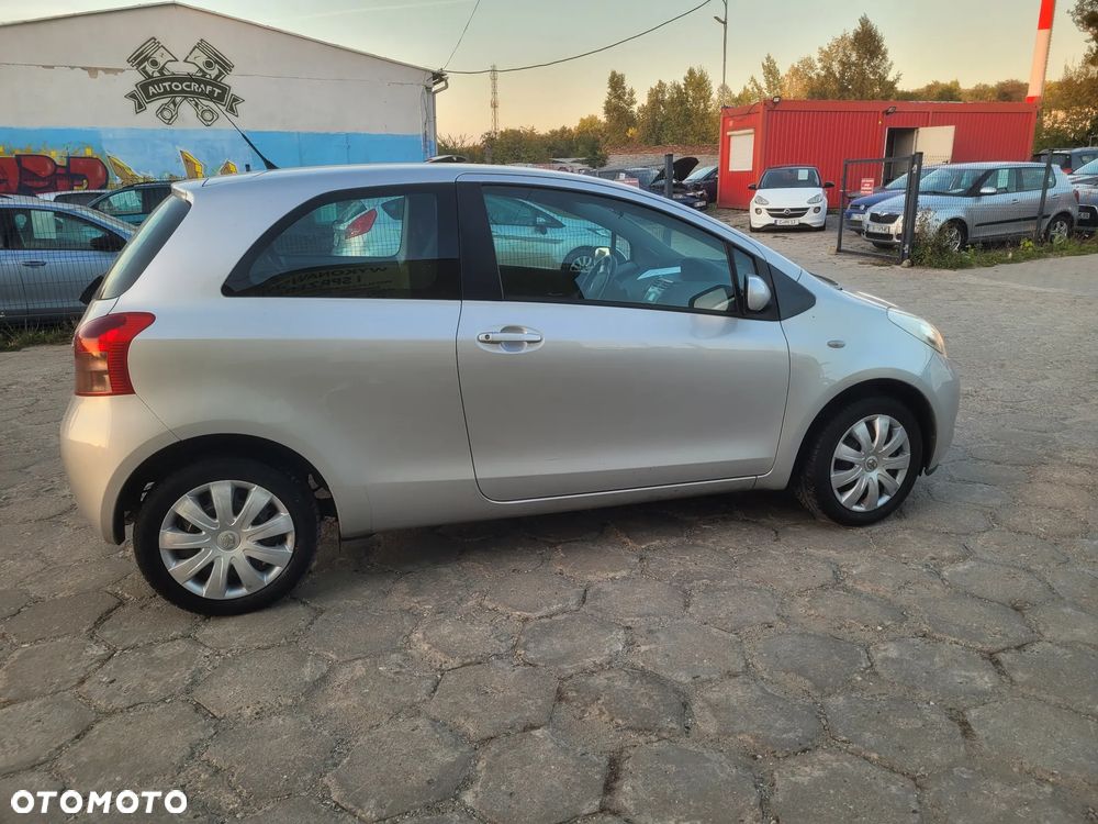 Toyota Yaris 1.3 VVT-i Sol - 3