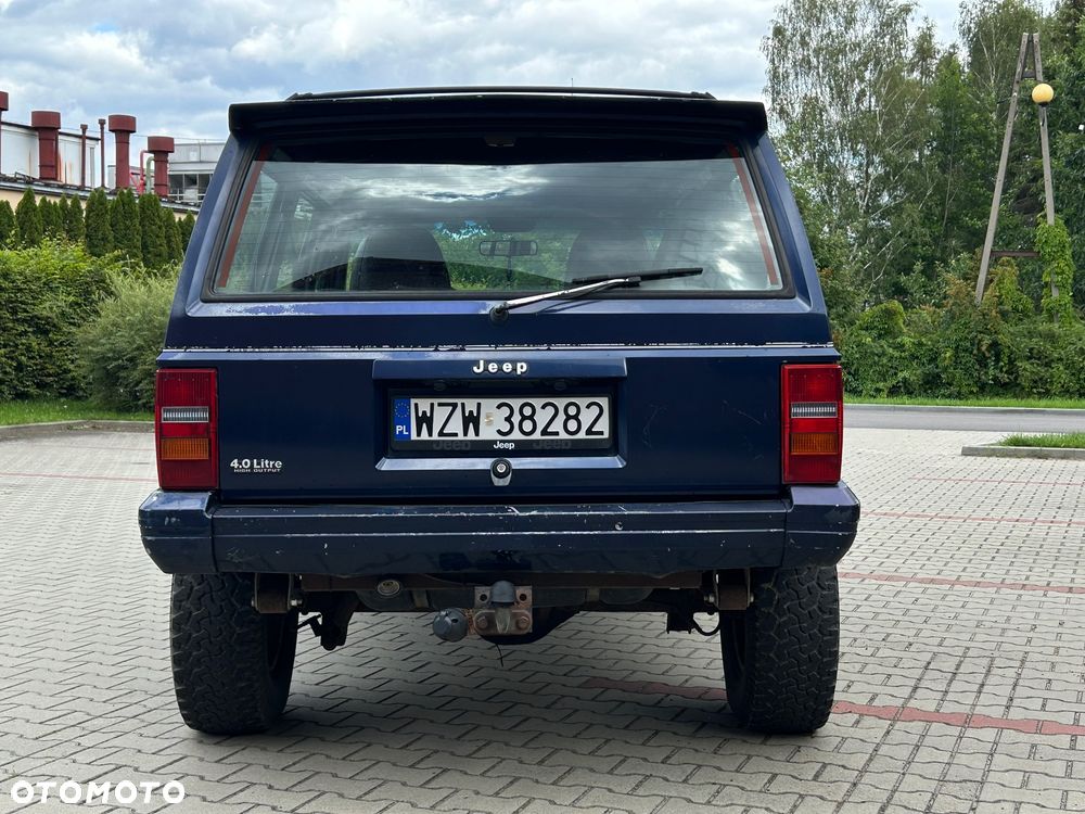 Jeep Cherokee - 5