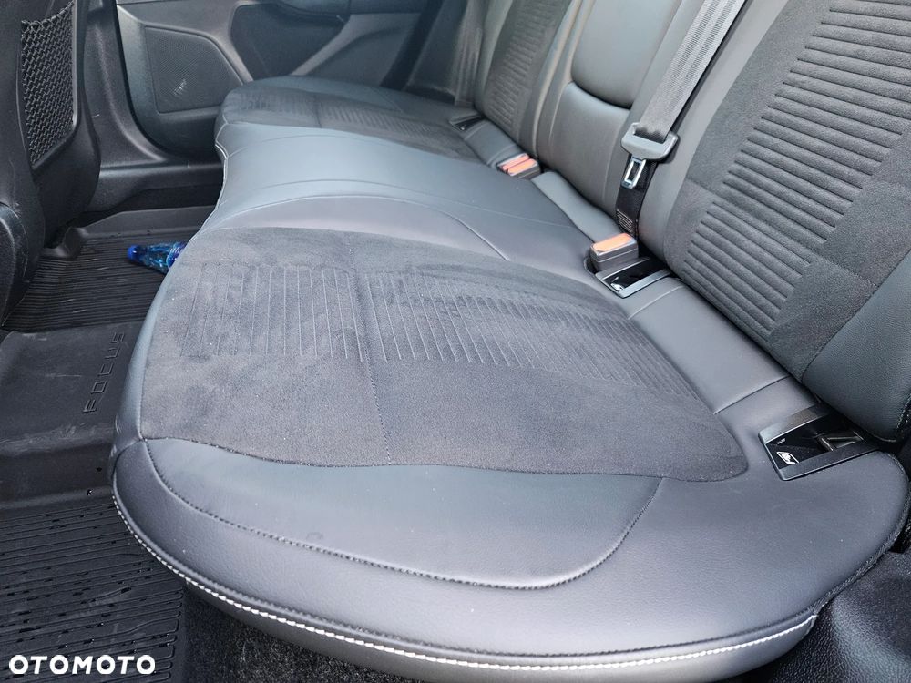 Ford Focus 2.3 EcoBoost S&S ST Edition - 36