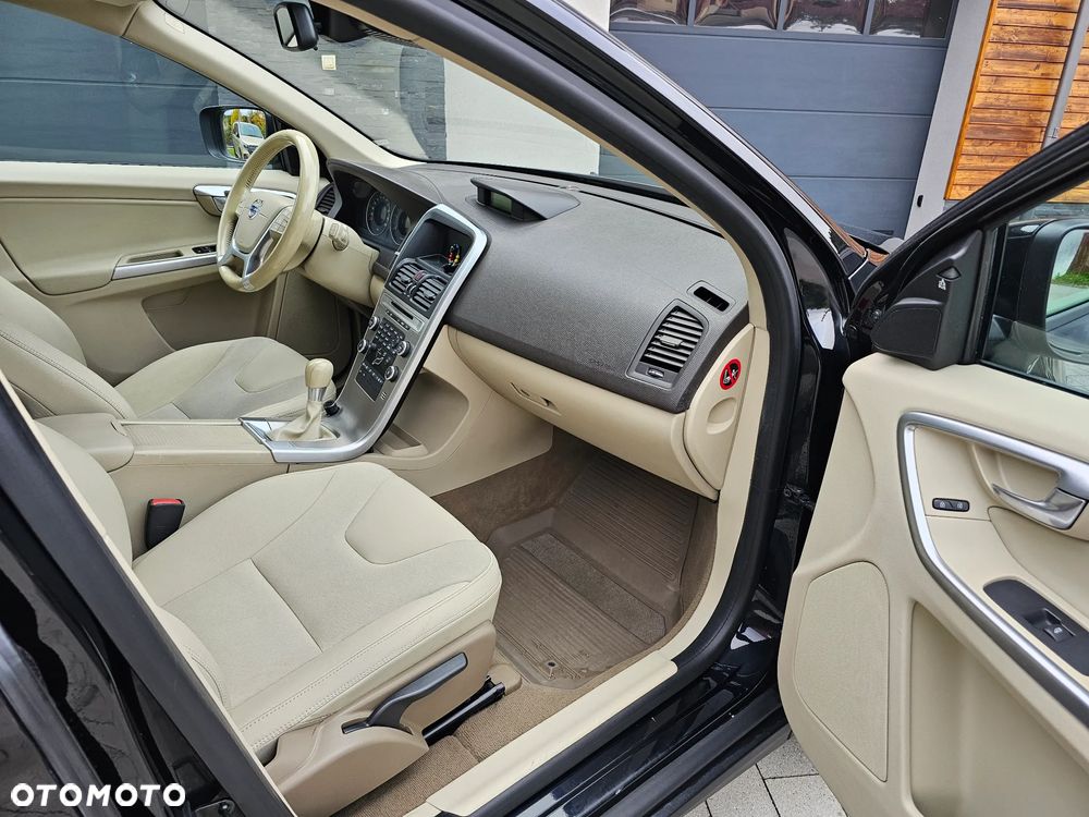 Volvo XC 60 2.4D Momentum - 13