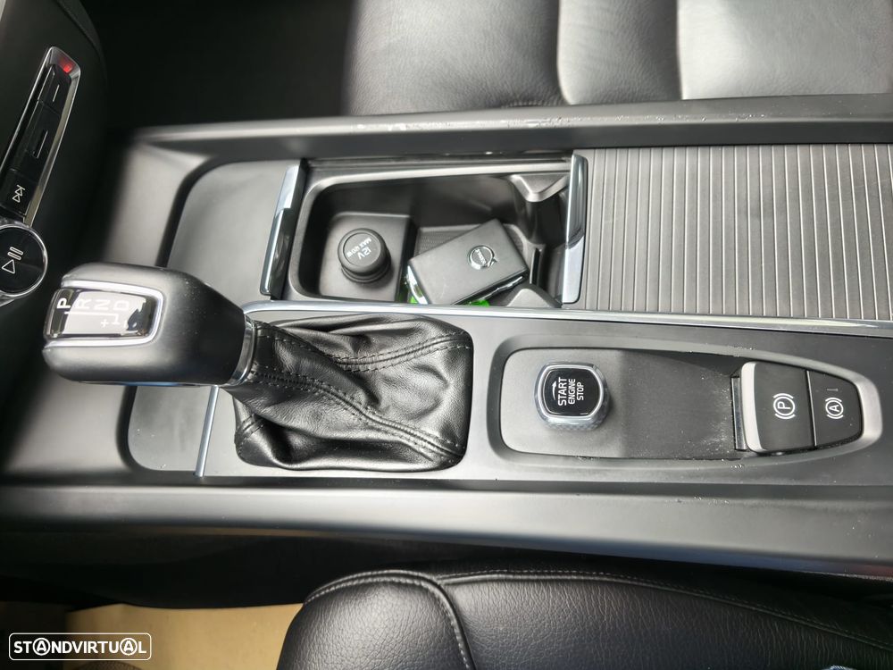 Volvo V60 2.0 D3 Momentum Geartronic - 16