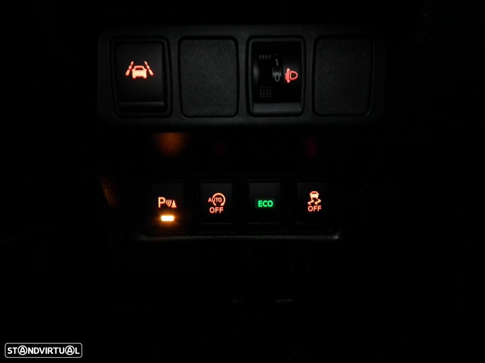 Nissan Qashqai 1.6 dCi N-Connecta 18 Xtronic - 33