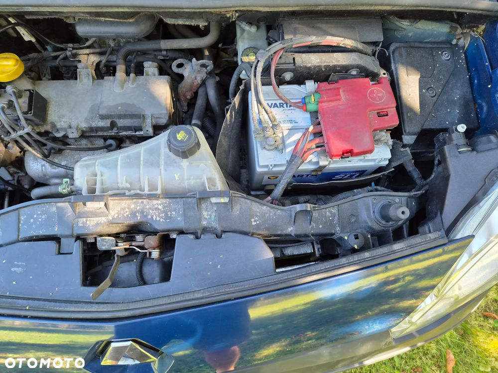Renault Kangoo 1.6 8V Helios - 21