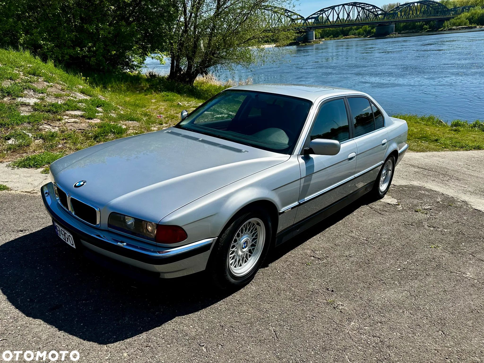 BMW Seria 7 740i V8 - 1