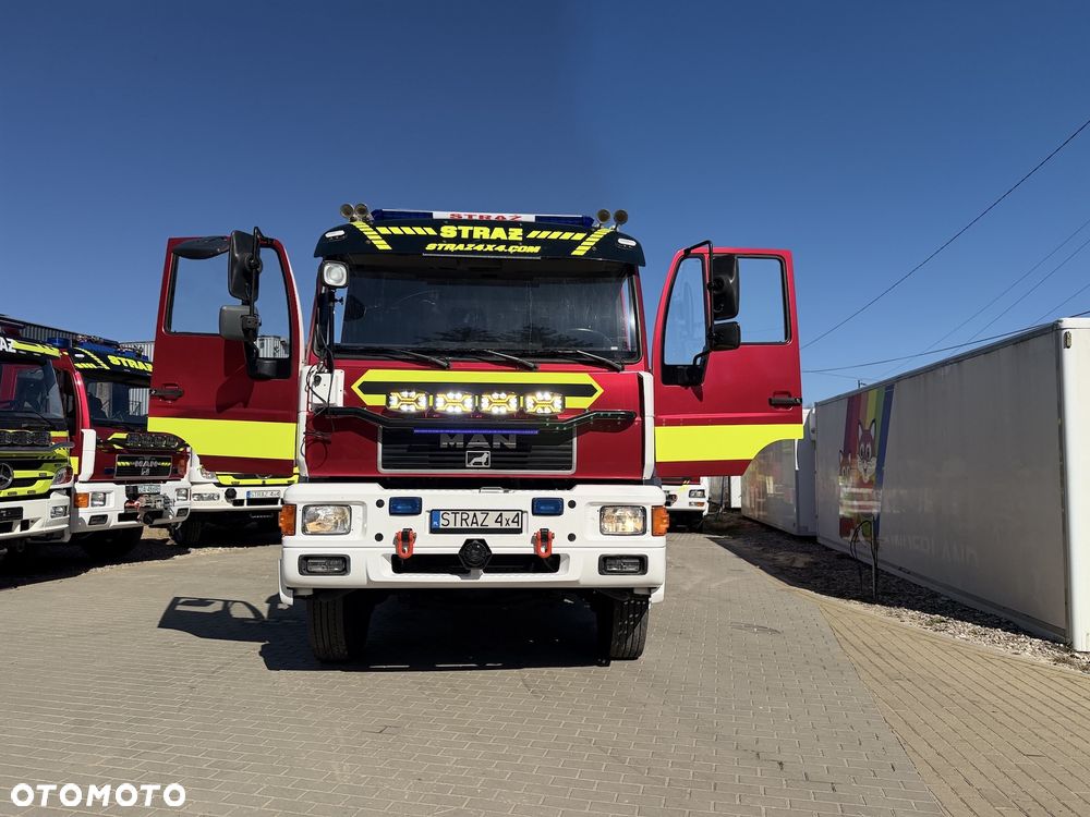 MAN Wóz strażacki CIĘŻKI Pojazd pożarniczy Straż pożarna MAN 18.284 4x4 6t wody+piana, CNBOP, działko dachowe, skrzynie dachowe, łańcuchy podrzutowe - 18